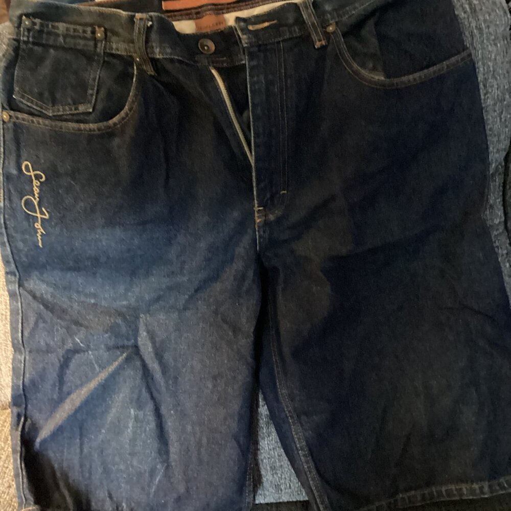 Preowned Sean John dark blue jeans shorts -size 34